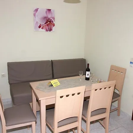 Angela Apartment